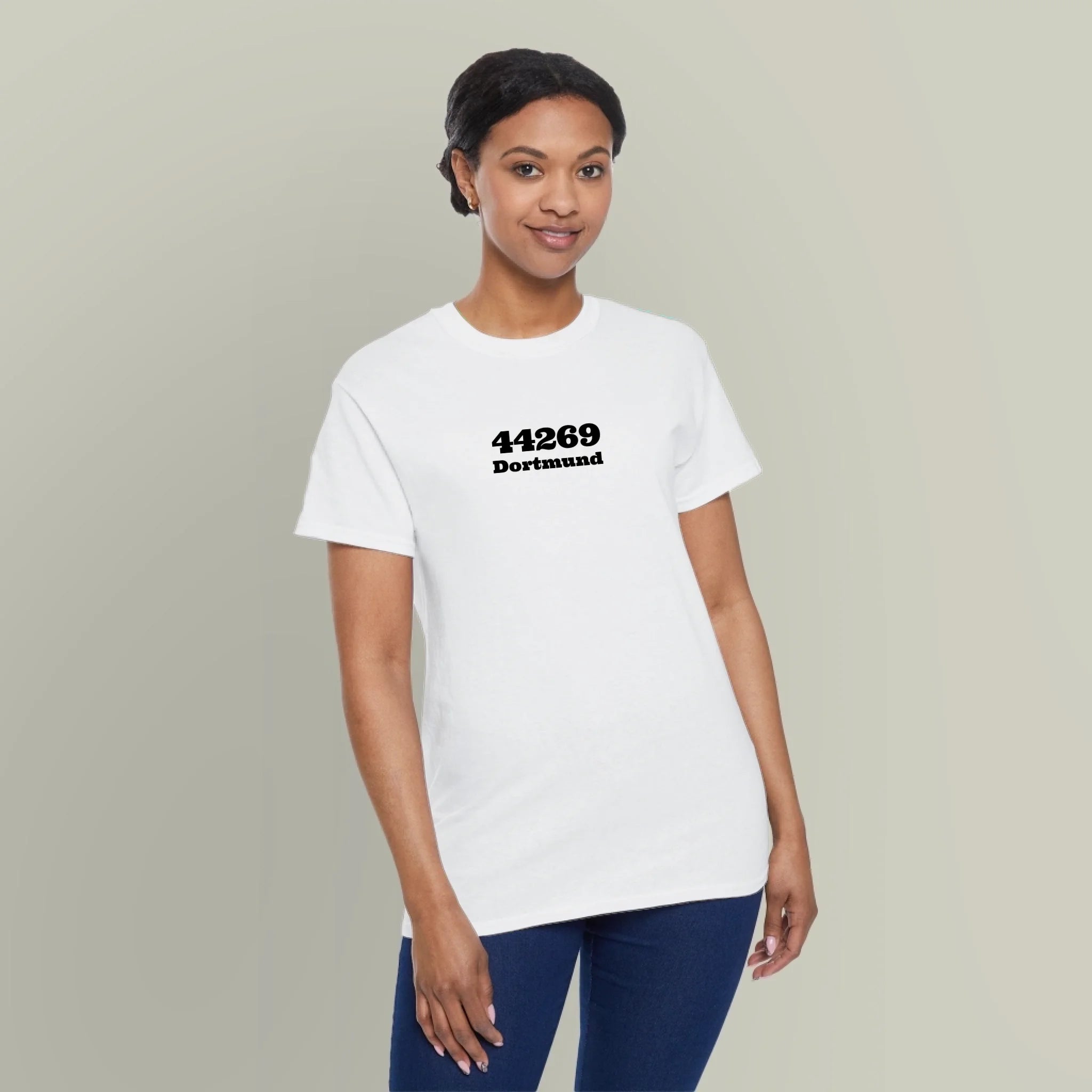 Postleitzahl und Stadt - Personalisierbares T-Shirt
