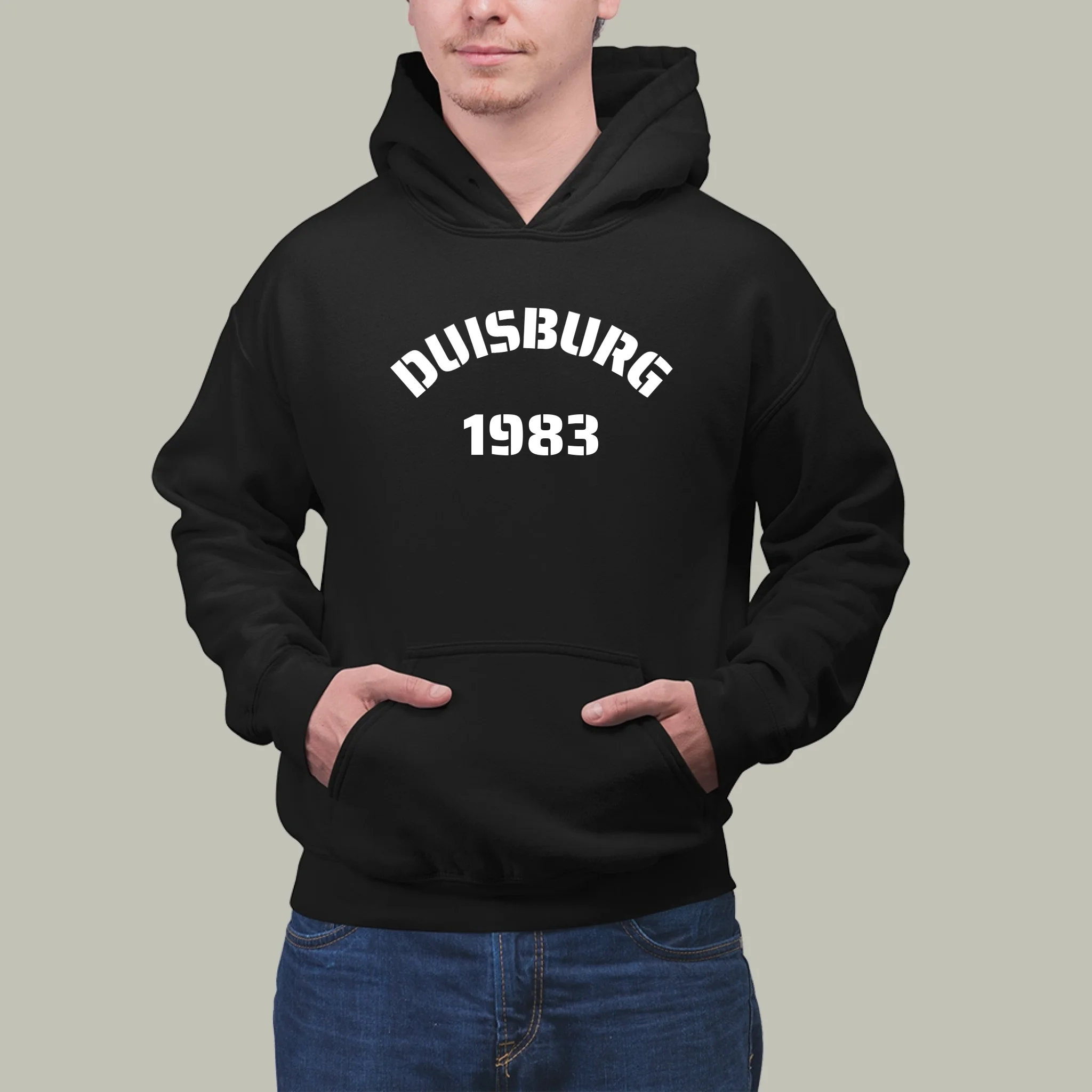Stadt & Geburtsjahr – Personalisierbarer Hoodie mit deinem Ort-black
